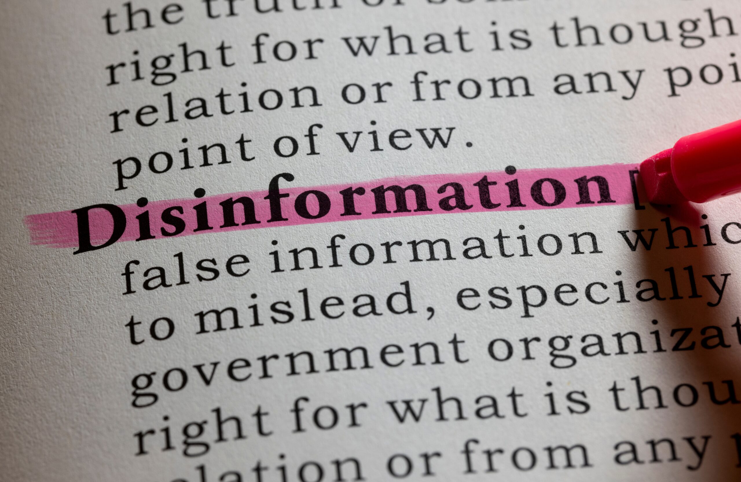 Fake,Dictionary,Word,,Dictionary,Definition,Of,Disinformation